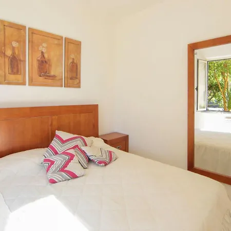 In With Terrace And Sun Loungers Appartement