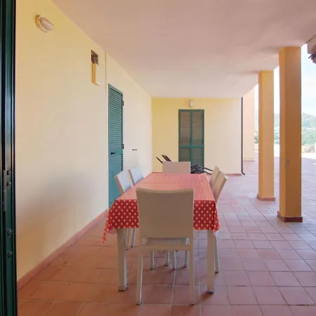 In With Terrace And Sun Loungers Appartement Parghelia