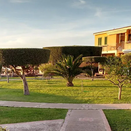 Appartement In With Terrace And Sun Loungers Parghelia
